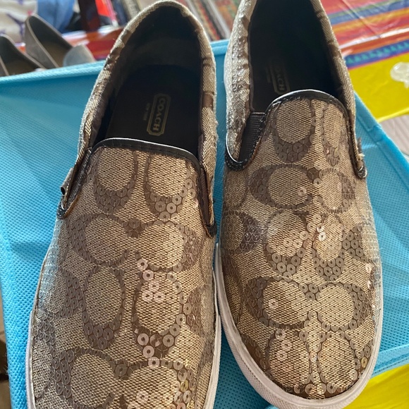 beautiful slippers for women! - Picture 1 of 6